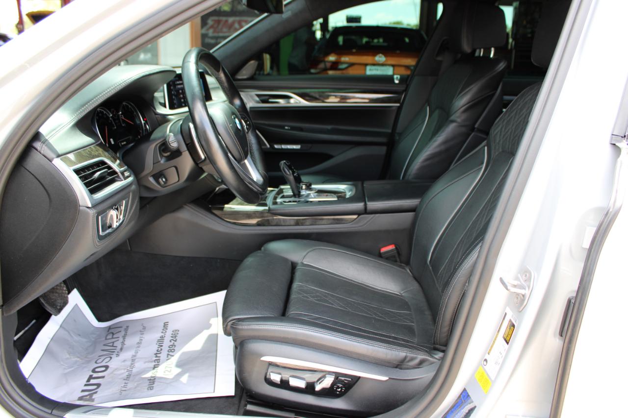 BMW 7-Series 750i 2017