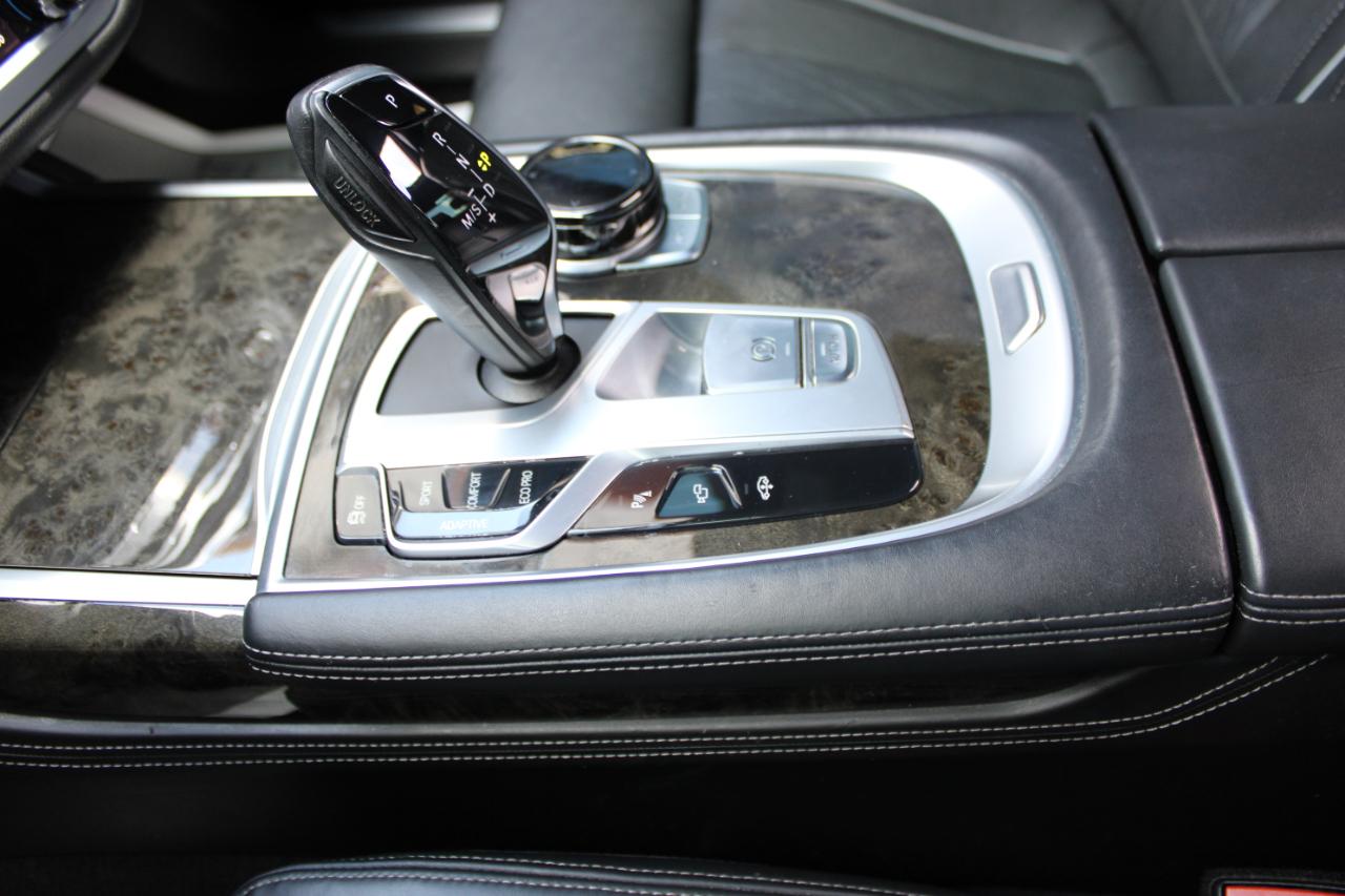 BMW 7-Series 750i 2017