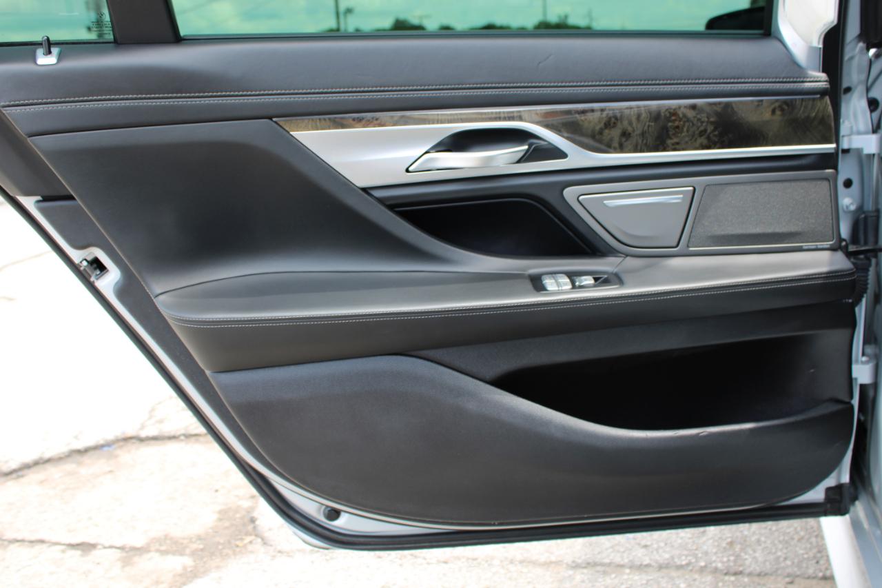 BMW 7-Series 750i 2017