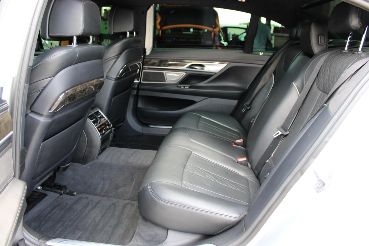 BMW 7-Series 750i 2017