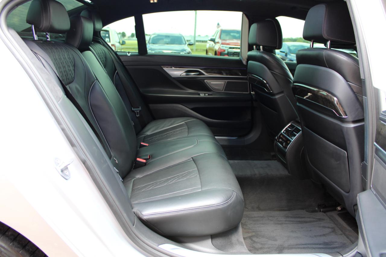 BMW 7-Series 750i 2017
