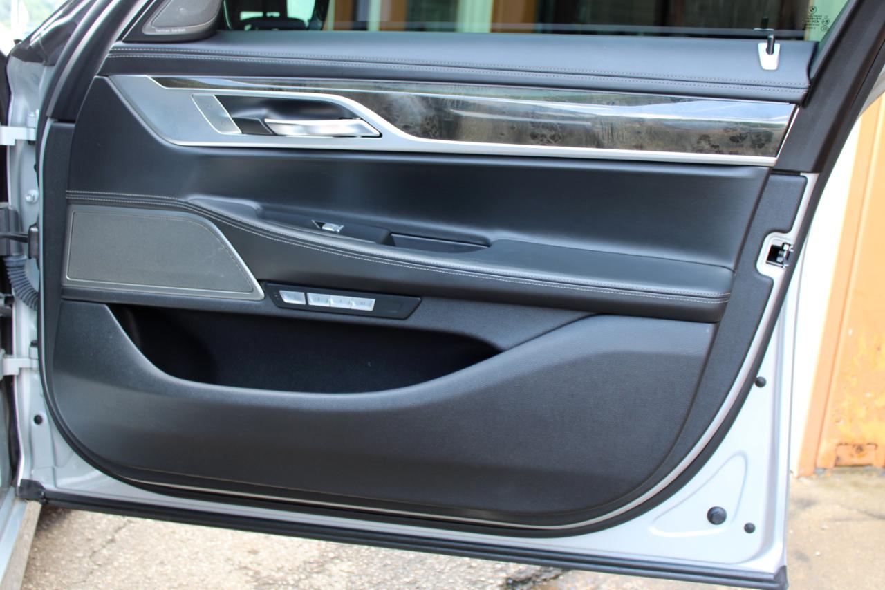 BMW 7-Series 750i 2017