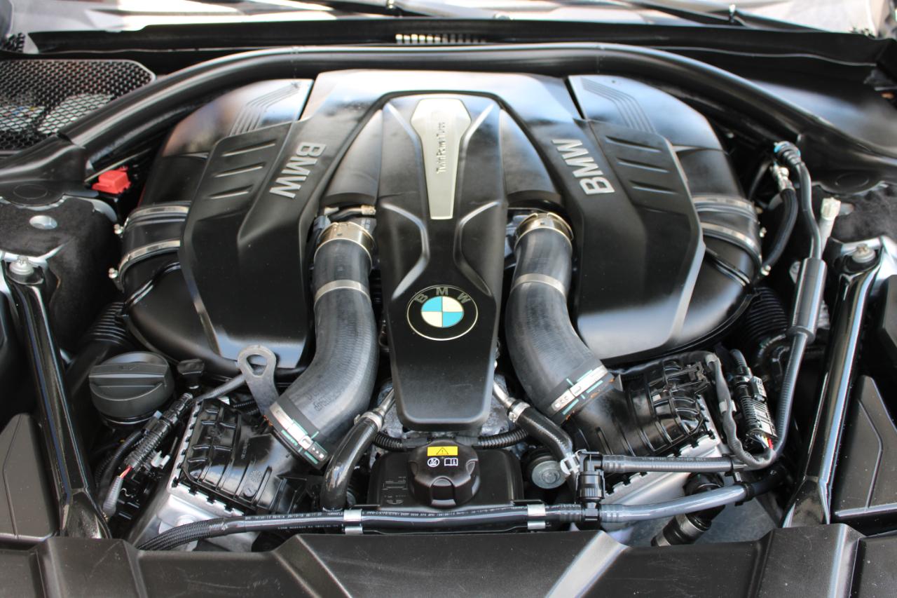 BMW 7-Series 750i 2017