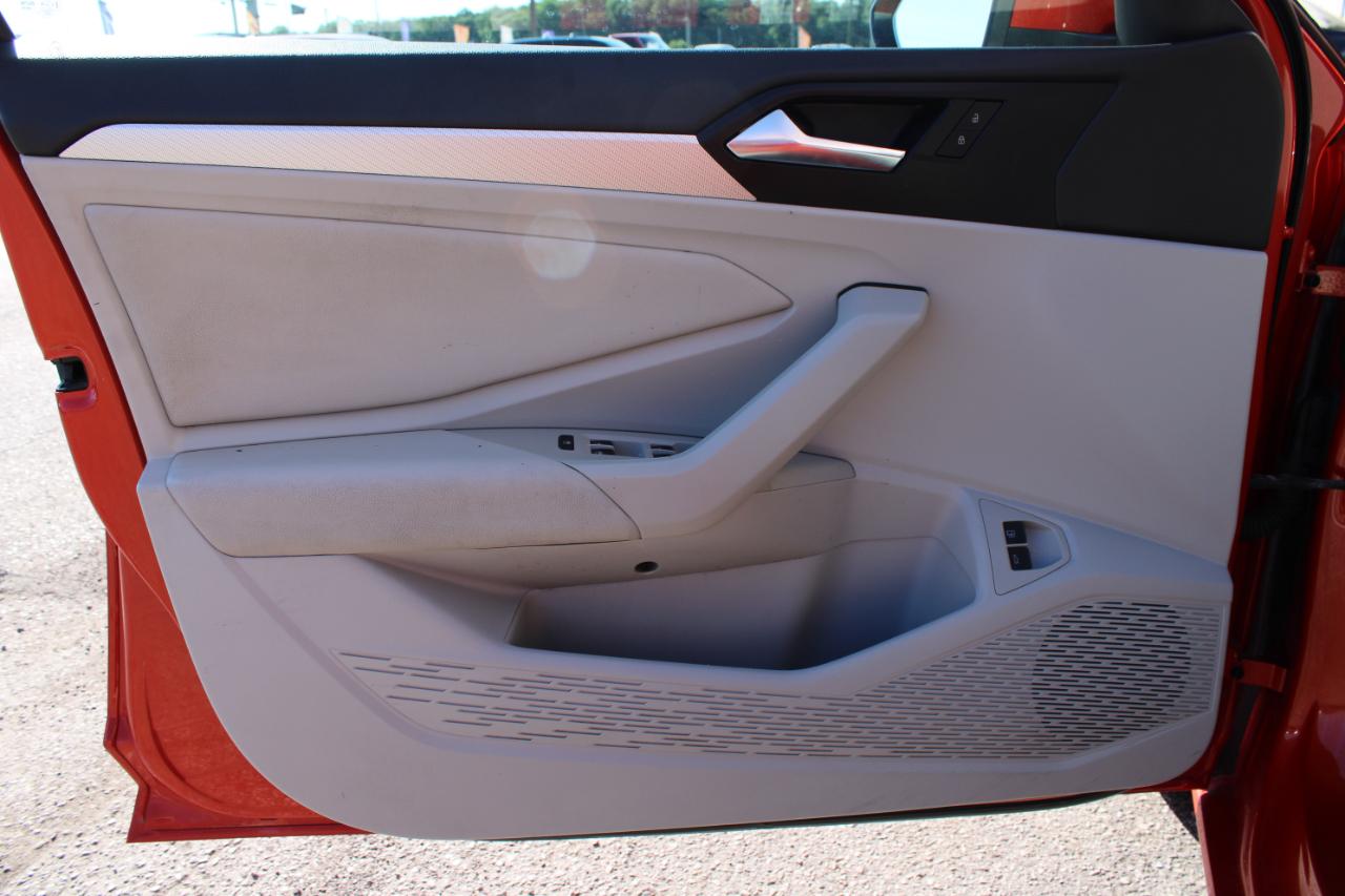 Volkswagen Jetta  2020