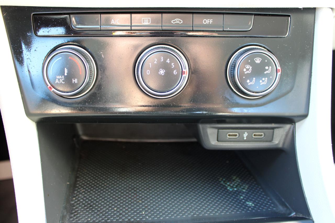 Volkswagen Jetta  2020