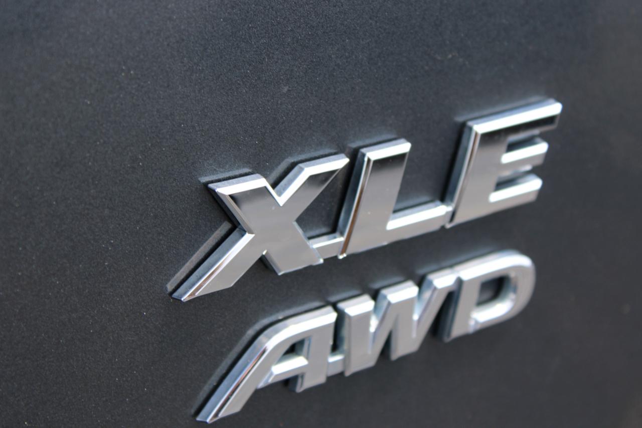 Toyota RAV4 XLE AWD 2016