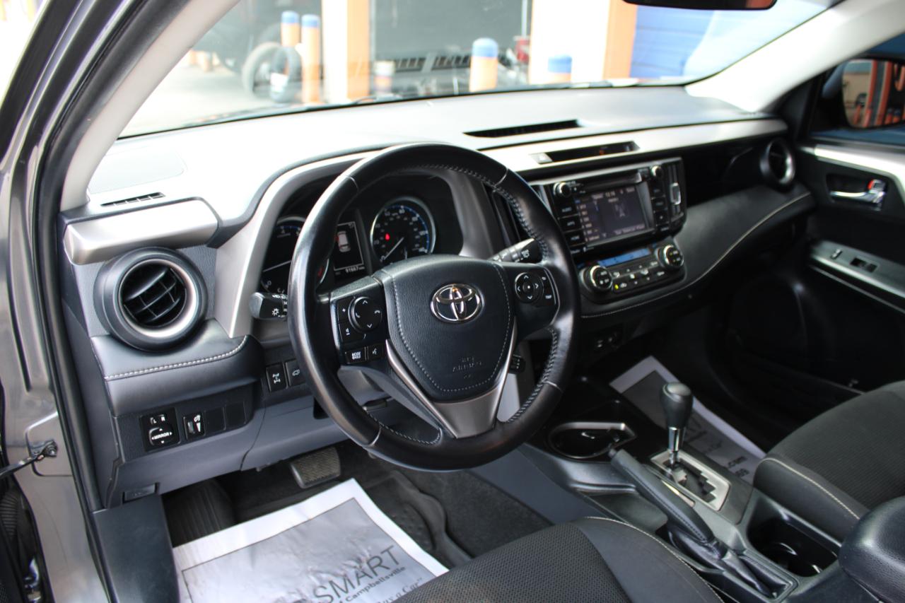 Toyota RAV4 XLE AWD 2016
