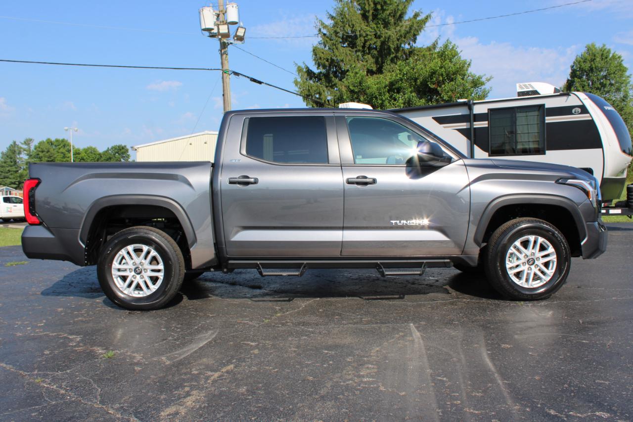 Toyota Tundra SR5 CrewMax 4WD 2025