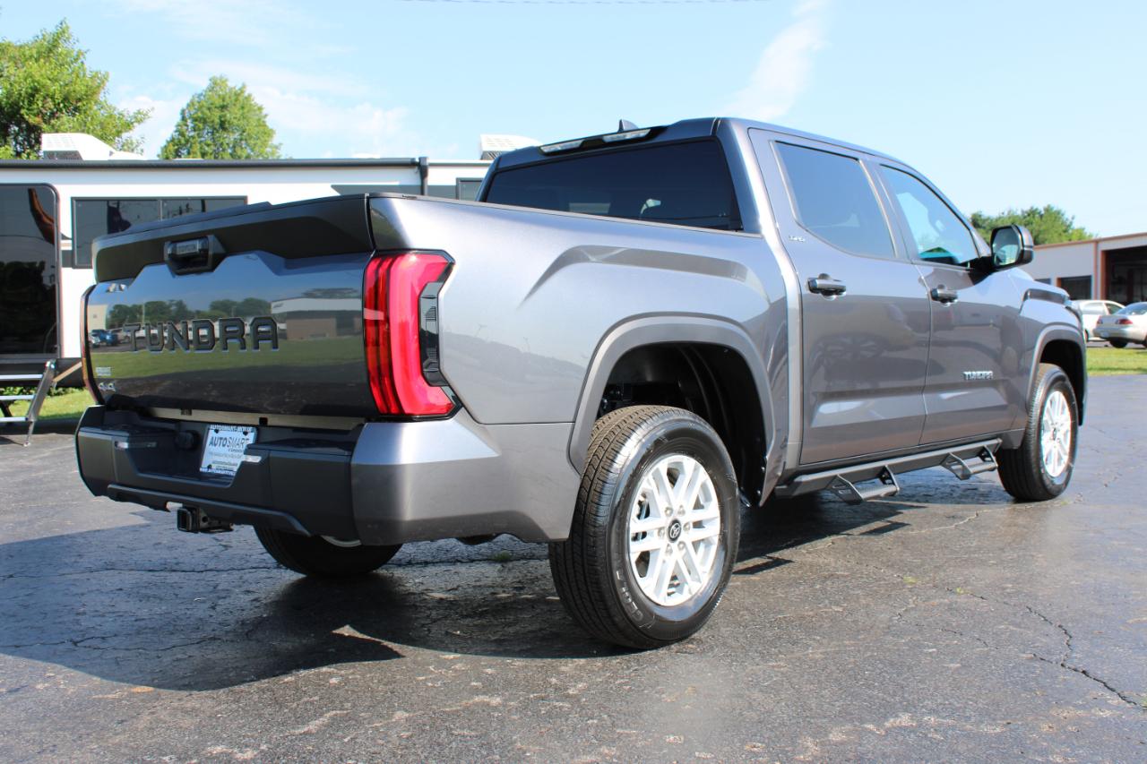 Toyota Tundra SR5 CrewMax 4WD 2025