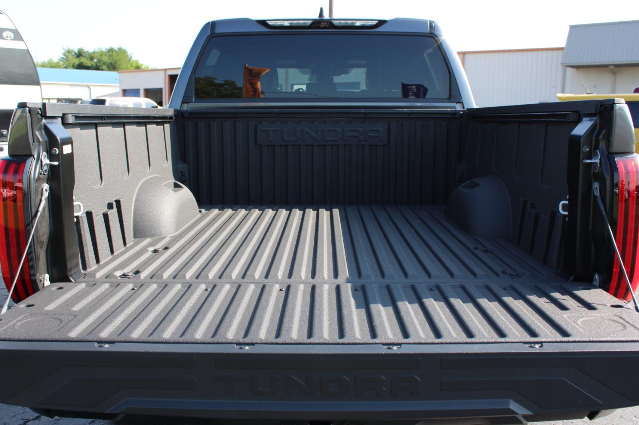 Toyota Tundra SR5 CrewMax 4WD 2025