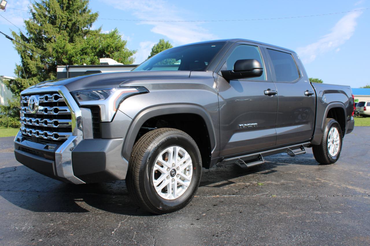 Toyota Tundra SR5 CrewMax 4WD 2025