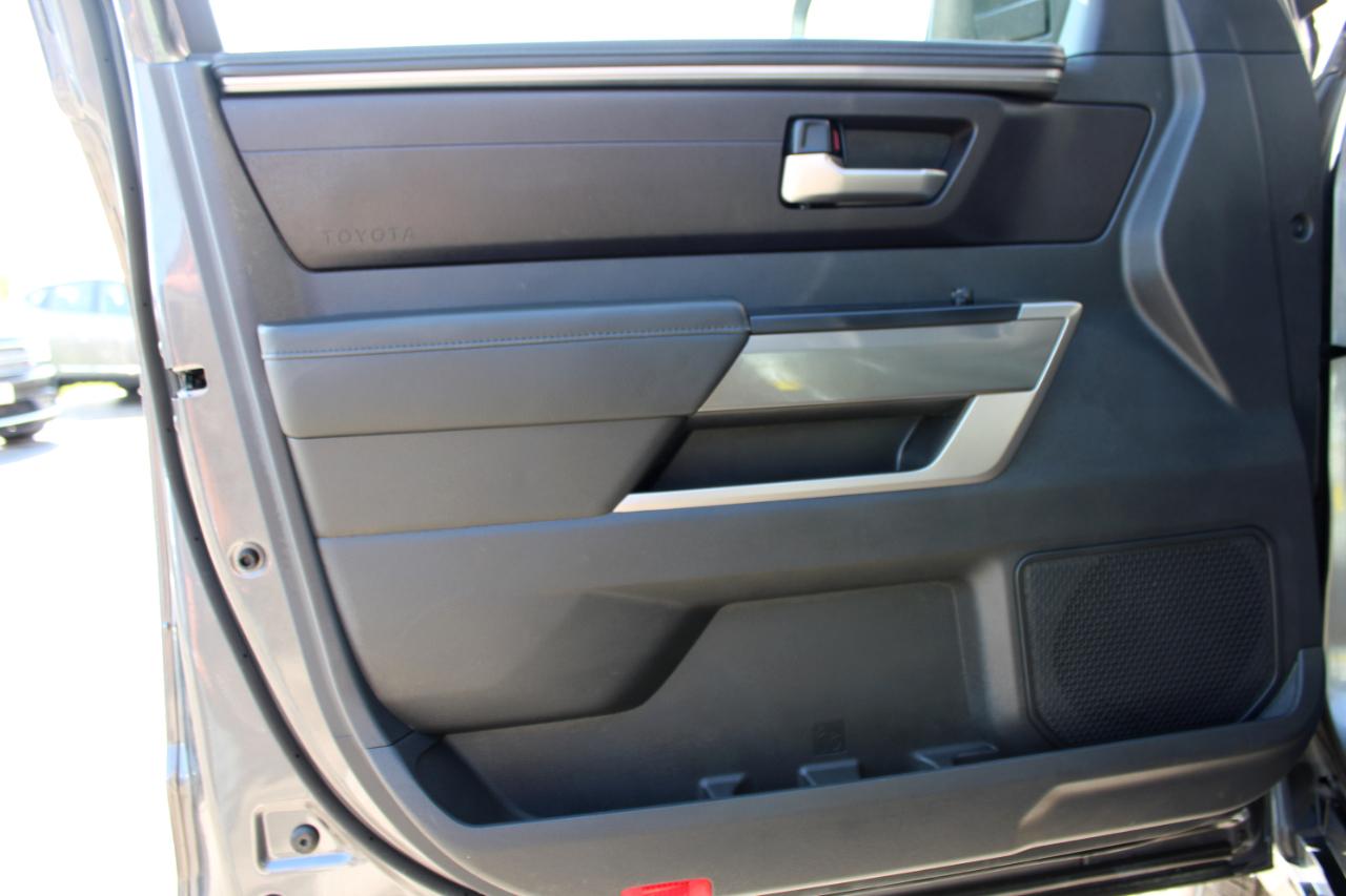 Toyota Tundra SR5 CrewMax 4WD 2025