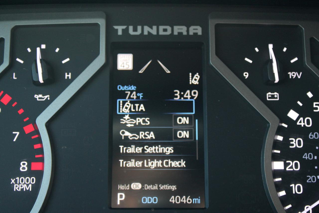 Toyota Tundra SR5 CrewMax 4WD 2025