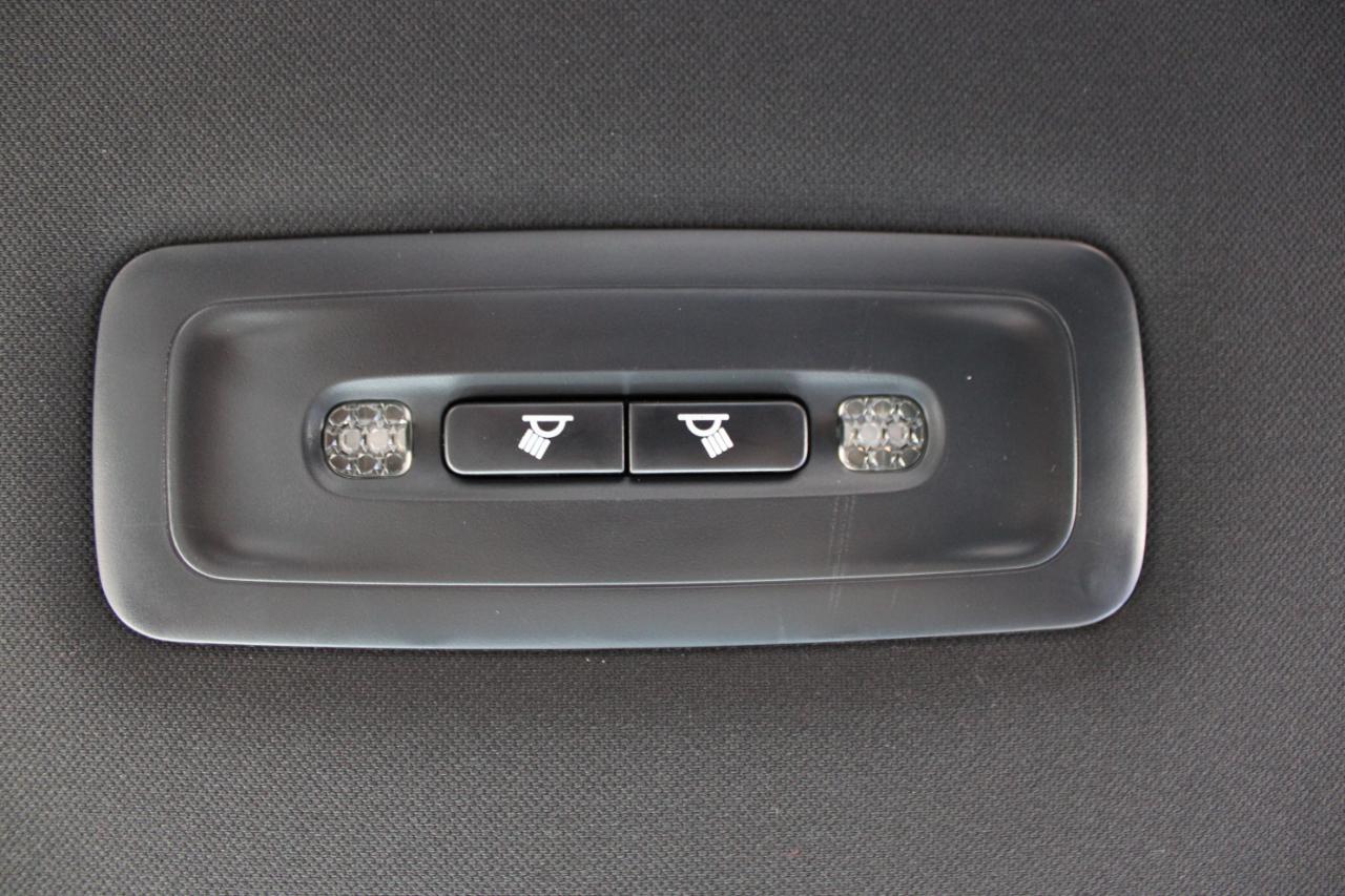 Toyota Tundra SR5 CrewMax 4WD 2025