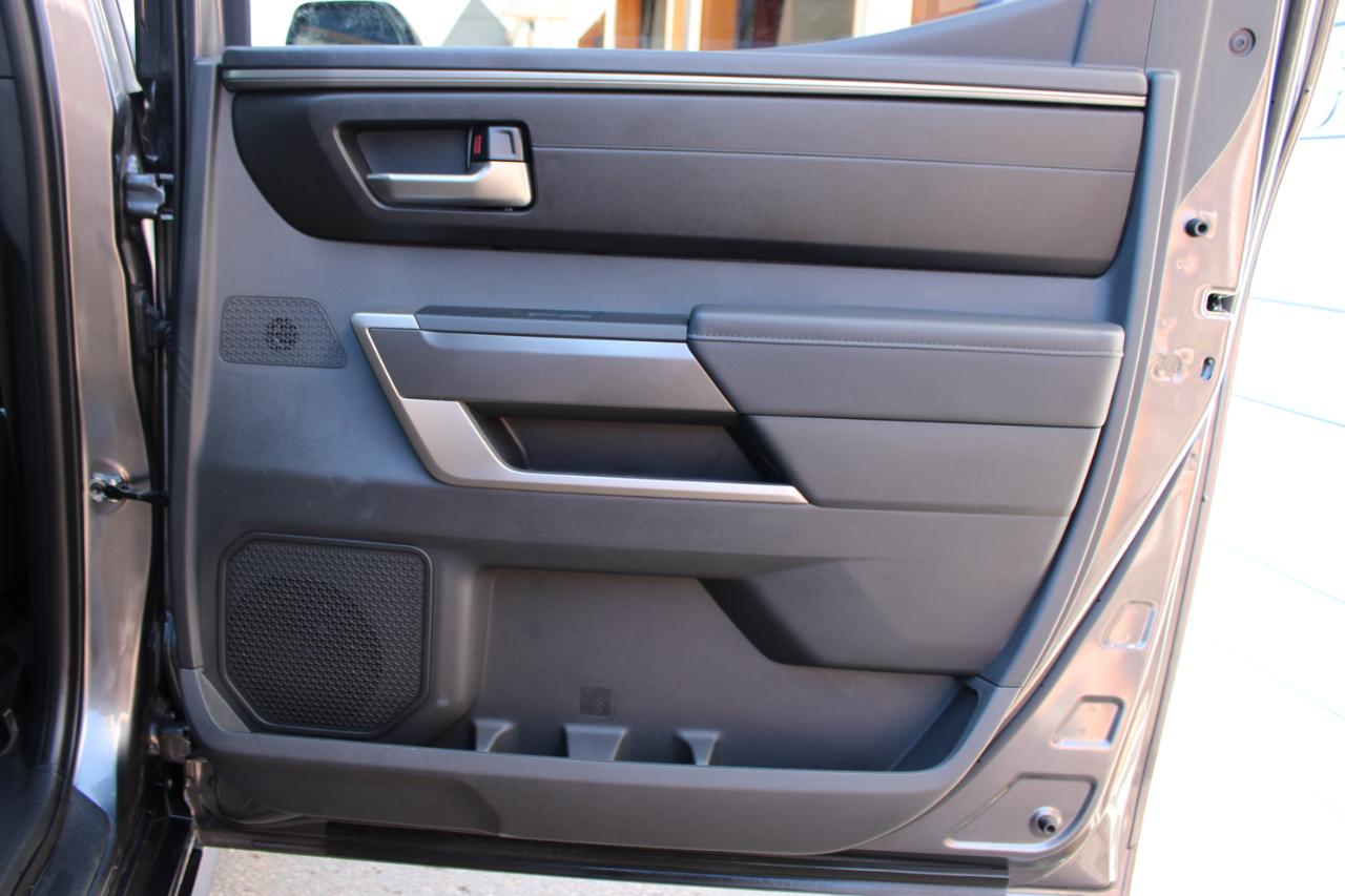 Toyota Tundra SR5 CrewMax 4WD 2025
