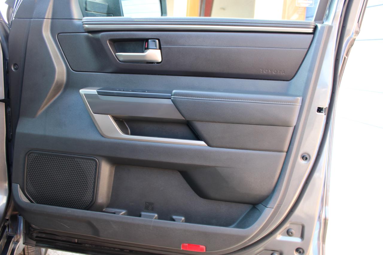 Toyota Tundra SR5 CrewMax 4WD 2025