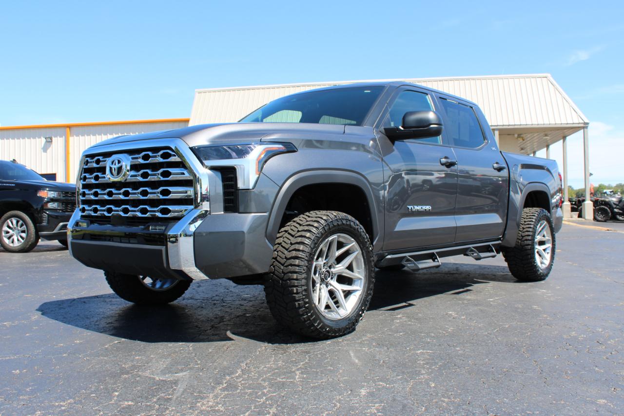 Toyota Tundra SR5 CrewMax 4WD 2025