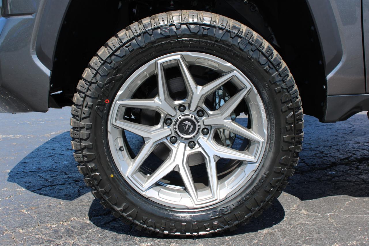 Toyota Tundra SR5 CrewMax 4WD 2025