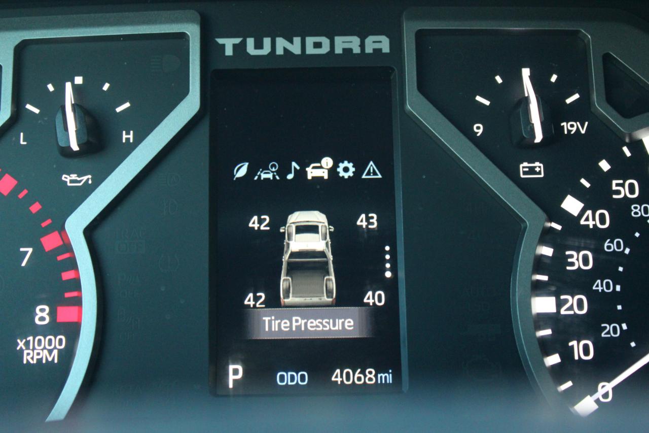 Toyota Tundra SR5 CrewMax 4WD 2025