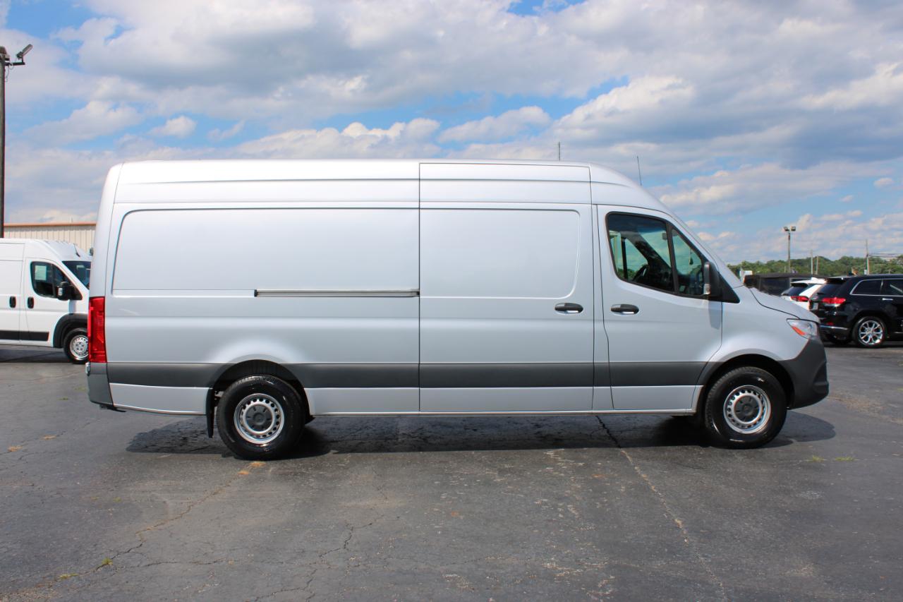 Mercedes-Benz Sprinter 2500 170-in. WB 2023