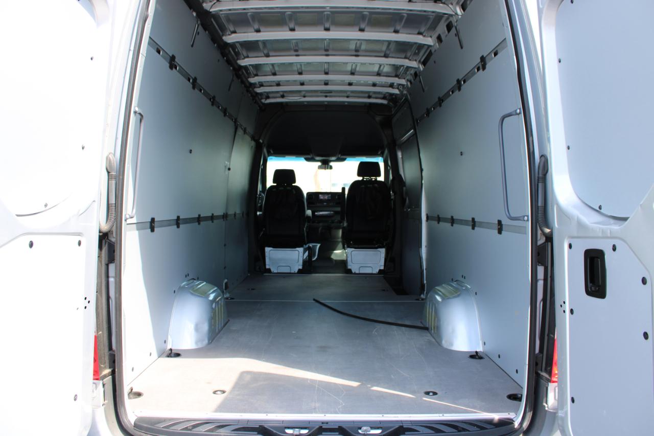 Mercedes-Benz Sprinter 2500 170-in. WB 2023
