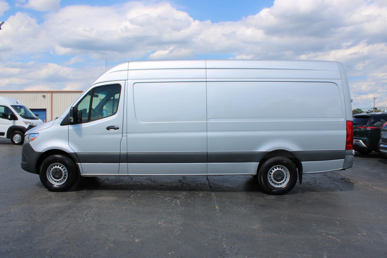 Mercedes-Benz Sprinter 2500 170-in. WB 2023