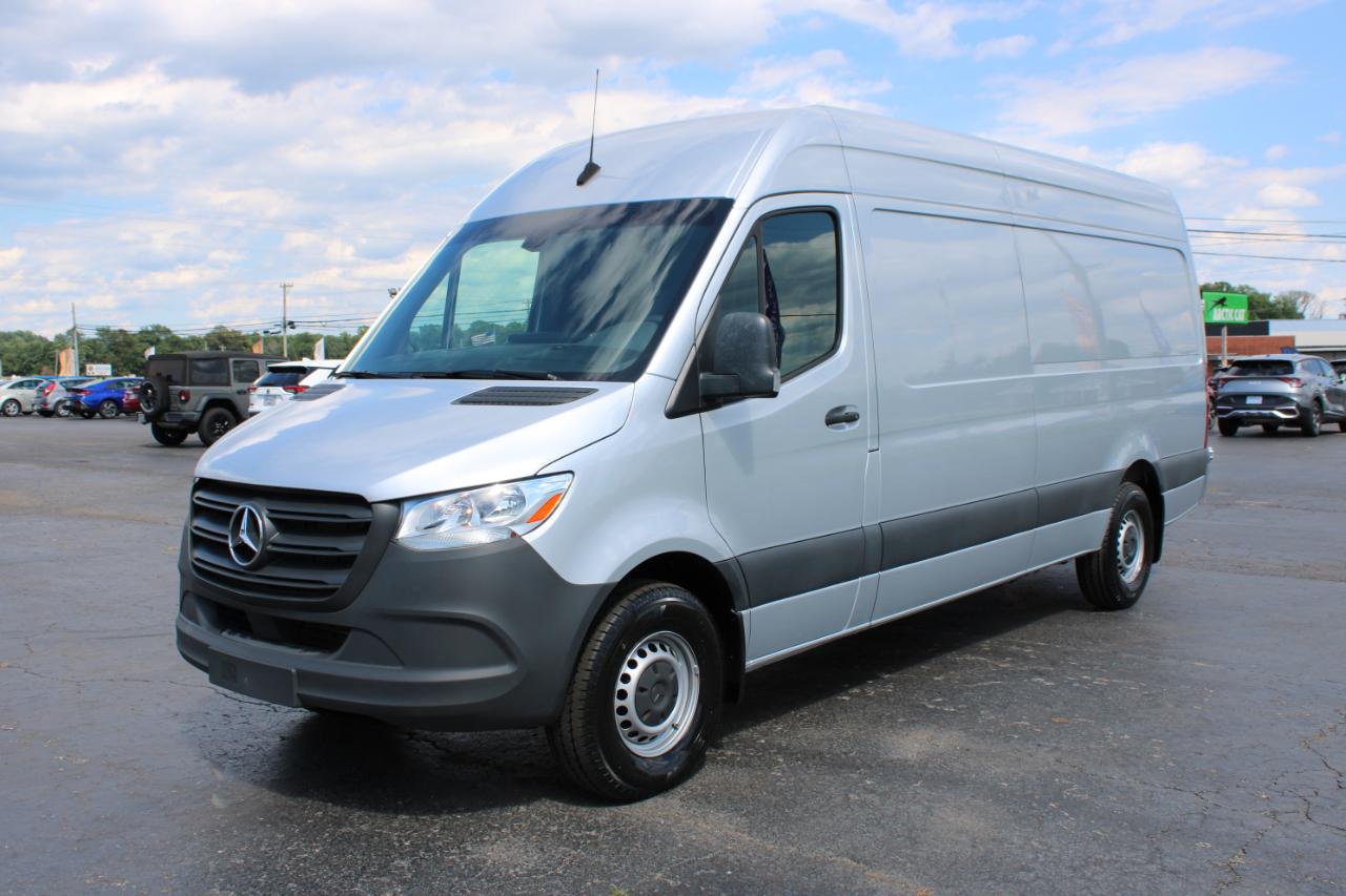 Mercedes-Benz Sprinter 2500 170-in. WB 2023