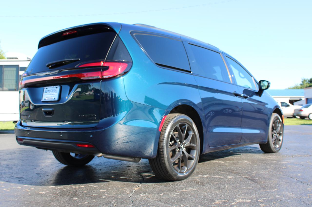 Chrysler Pacifica Limited AWD 2023