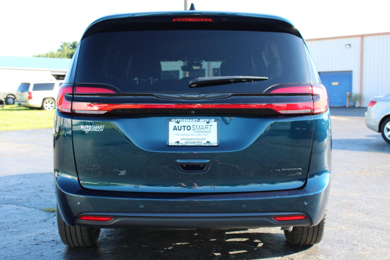 Chrysler Pacifica Limited AWD 2023