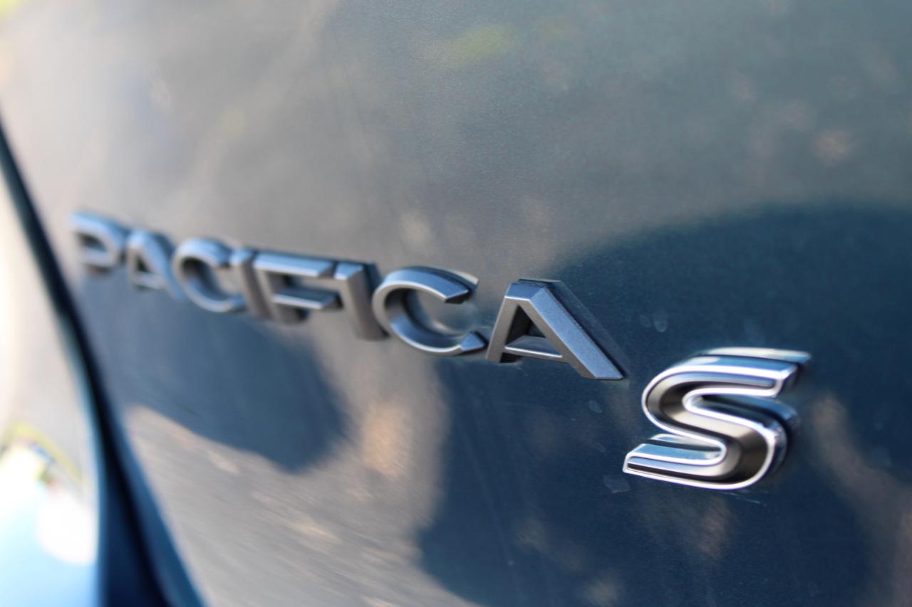 Chrysler Pacifica Limited AWD 2023