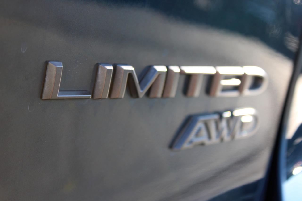Chrysler Pacifica Limited AWD 2023