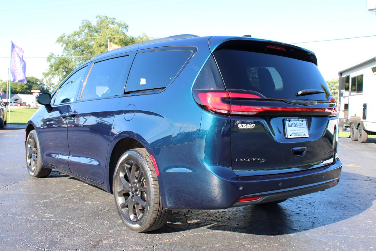 Chrysler Pacifica Limited AWD 2023