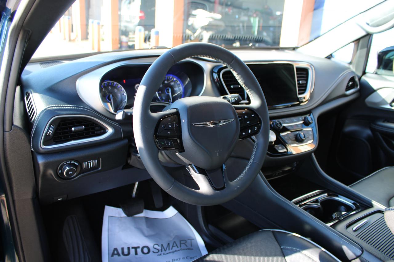 Chrysler Pacifica Limited AWD 2023