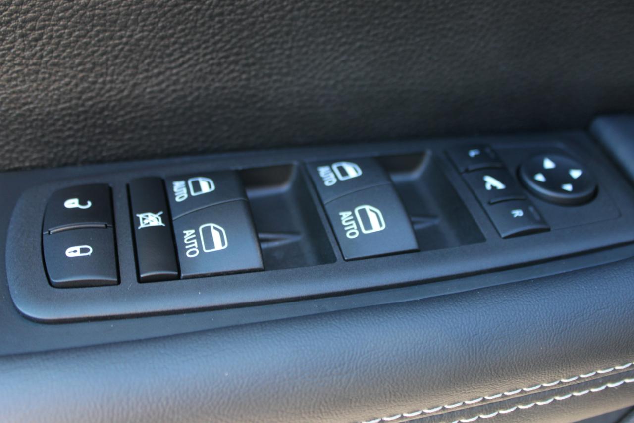 Chrysler Pacifica Limited AWD 2023