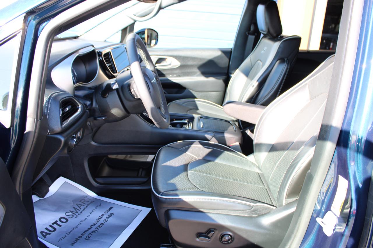 Chrysler Pacifica Limited AWD 2023