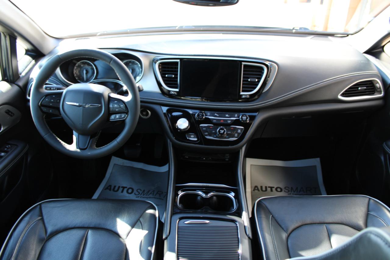 Chrysler Pacifica Limited AWD 2023