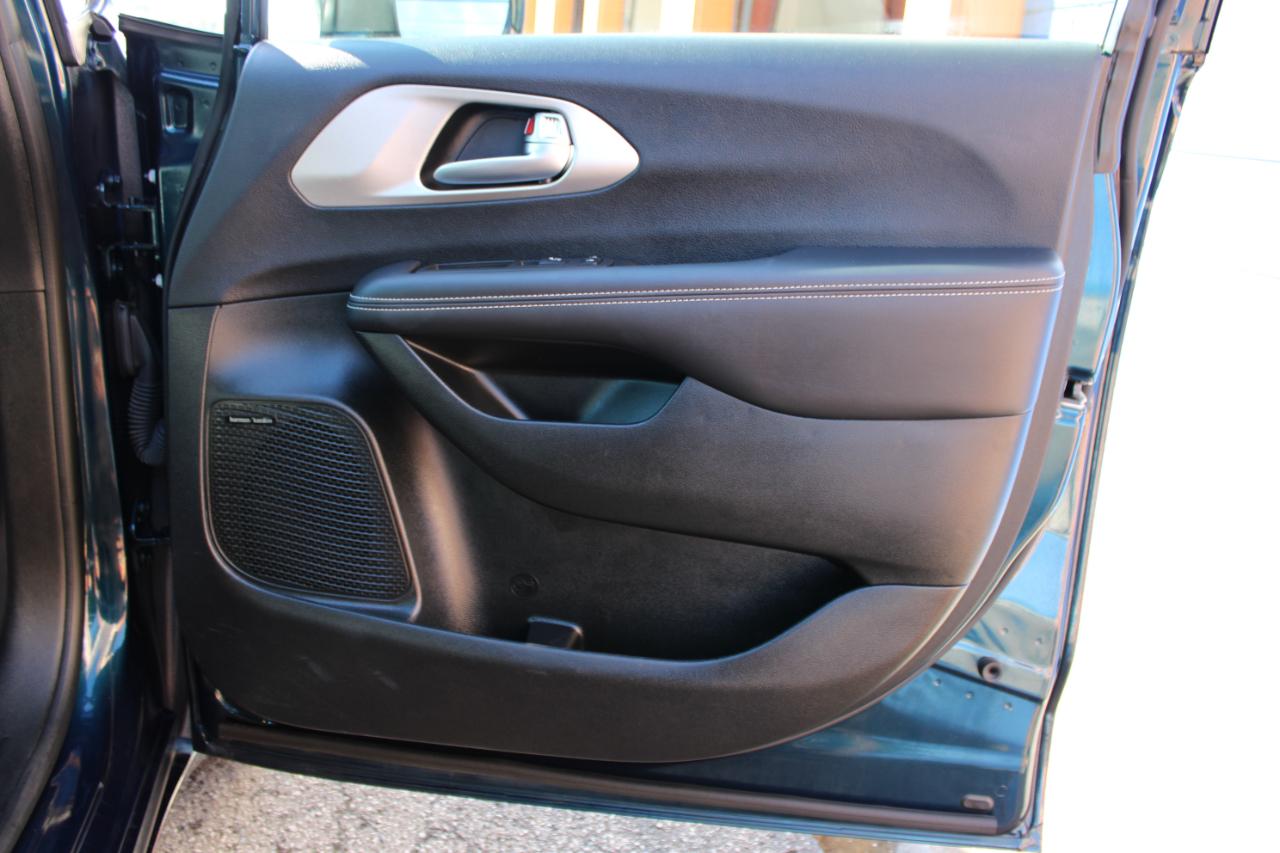 Chrysler Pacifica Limited AWD 2023