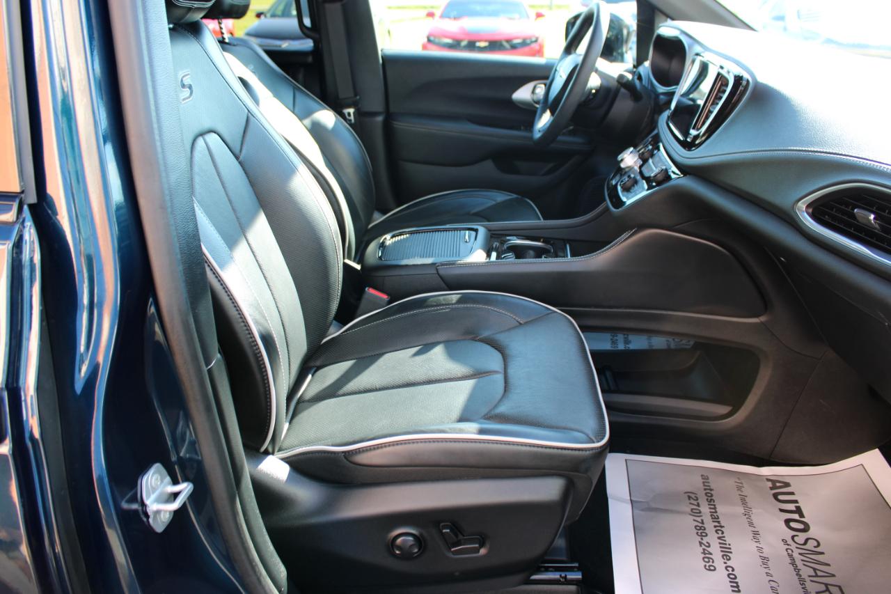 Chrysler Pacifica Limited AWD 2023