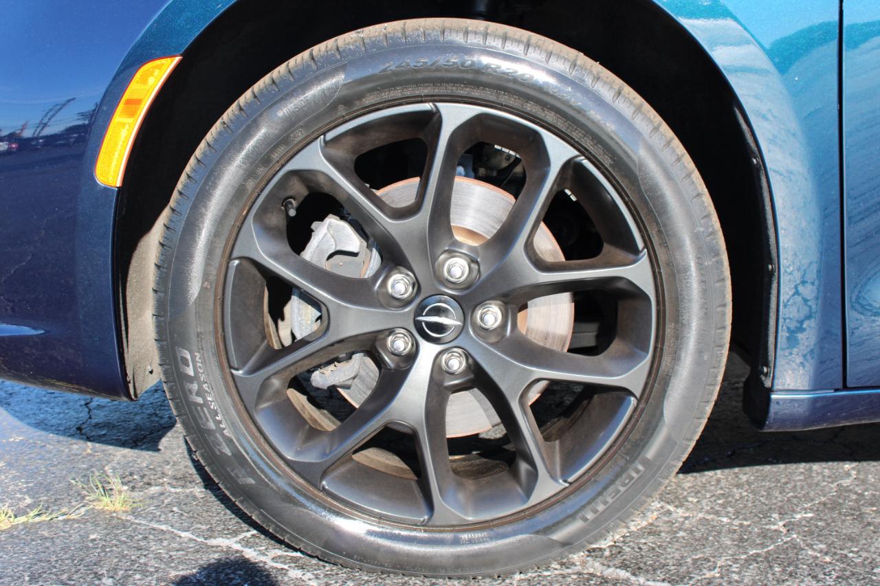 Chrysler Pacifica Limited AWD 2023