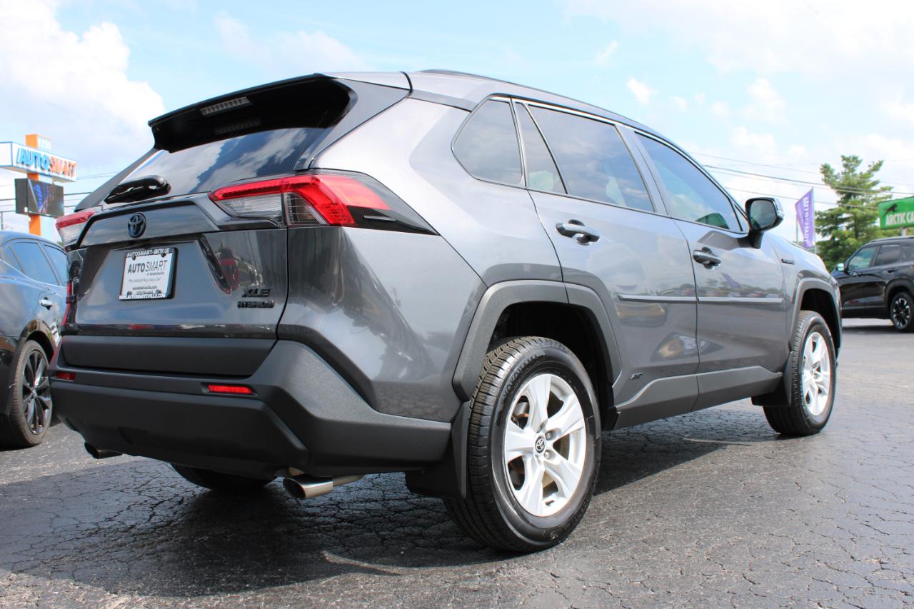 Toyota RAV4 Hybrid XLE 2021