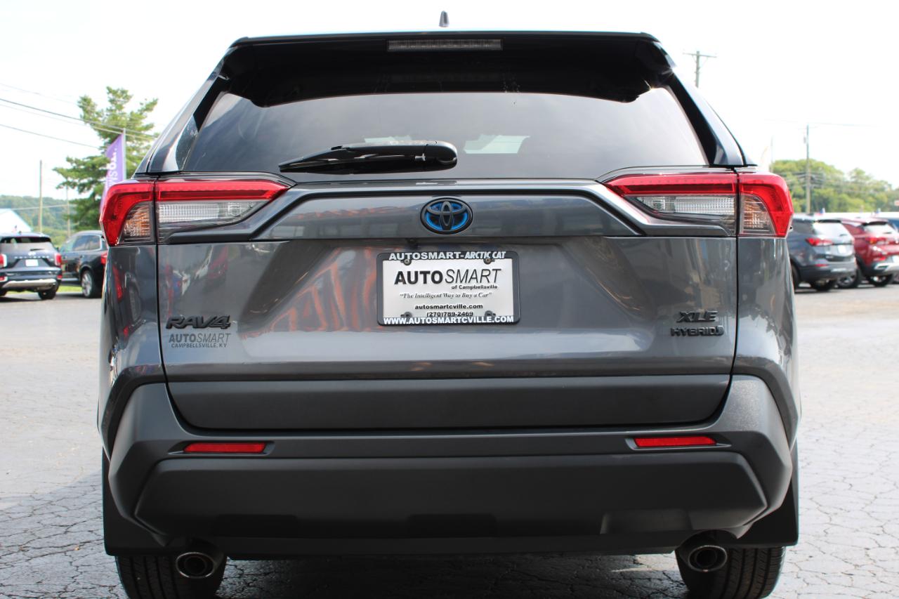 Toyota RAV4 Hybrid XLE 2021