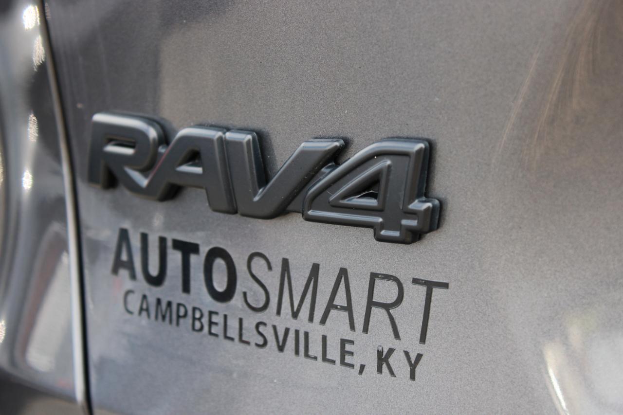 Toyota RAV4 Hybrid XLE 2021