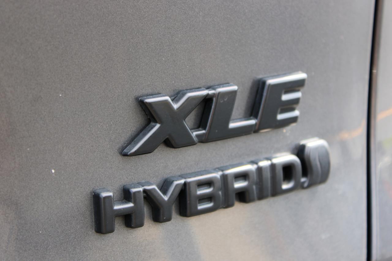 Toyota RAV4 Hybrid XLE 2021
