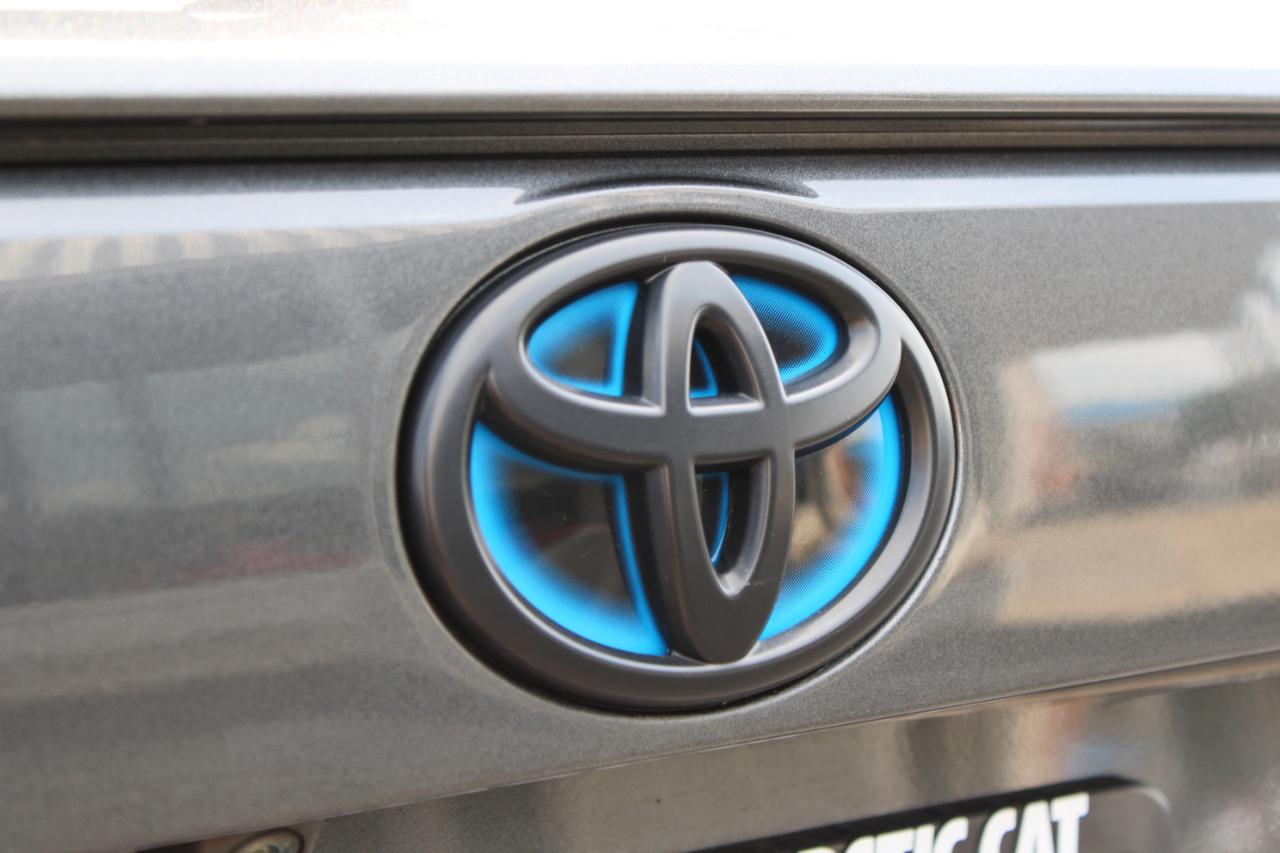 Toyota RAV4 Hybrid XLE 2021