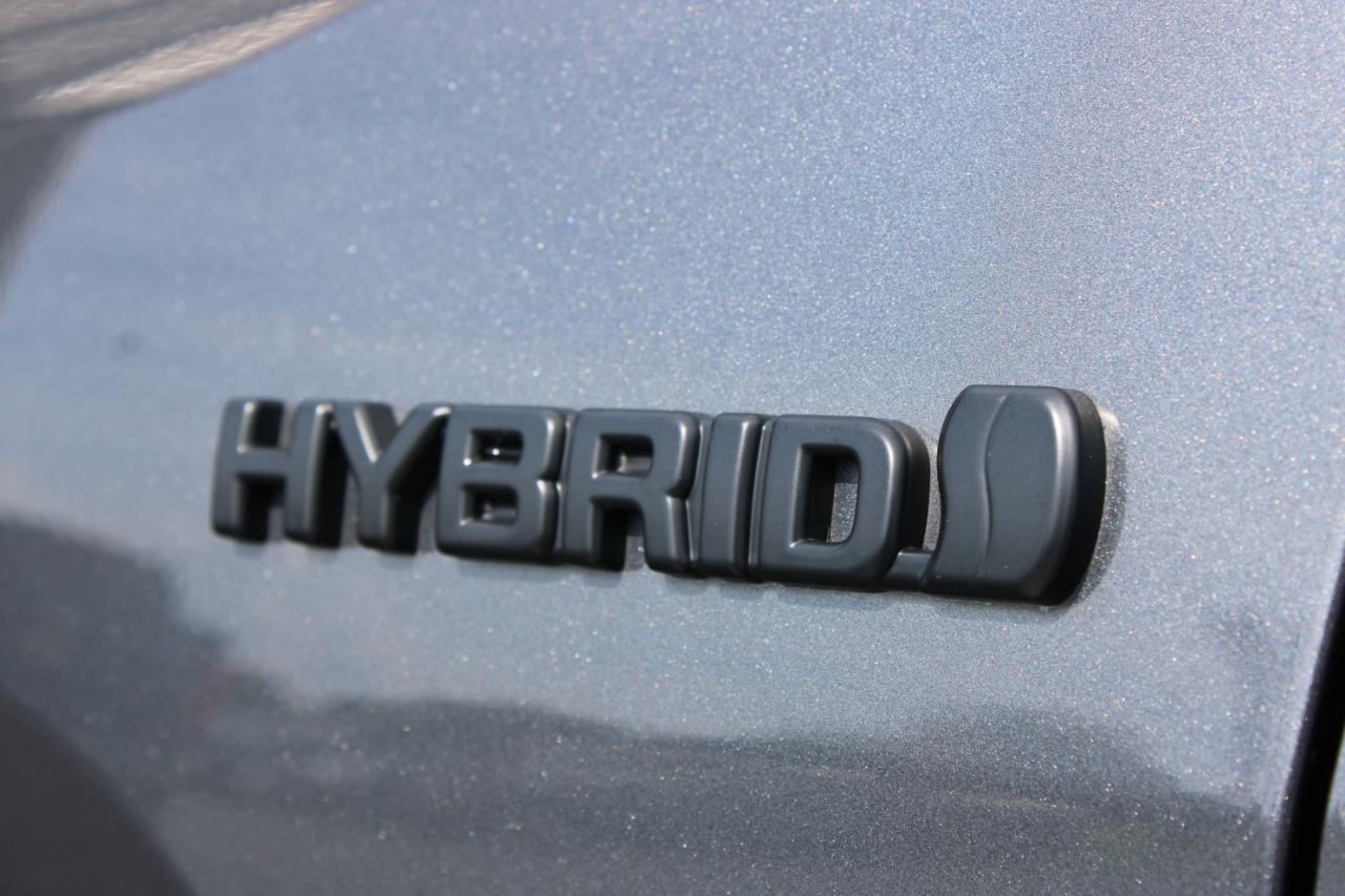 Toyota RAV4 Hybrid XLE 2021