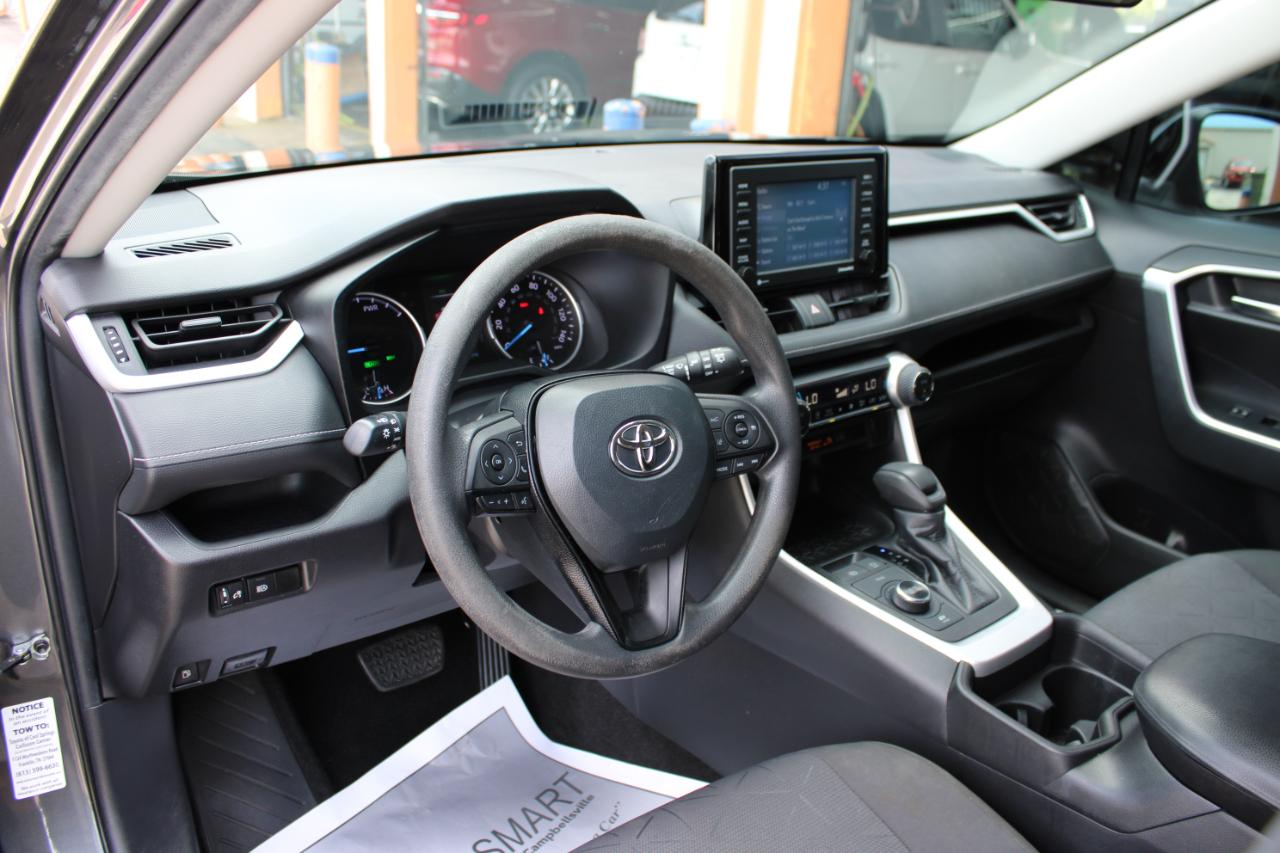 Toyota RAV4 Hybrid XLE 2021