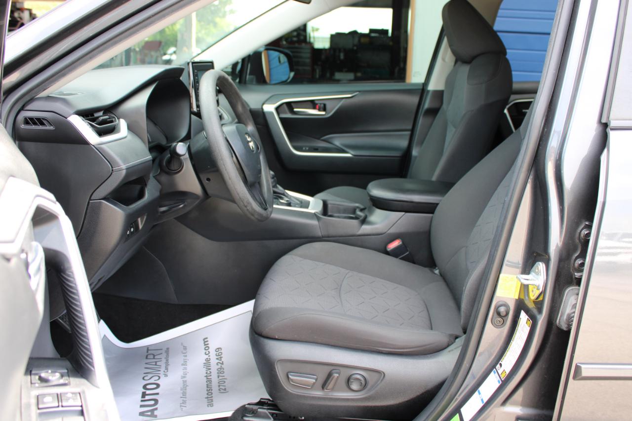 Toyota RAV4 Hybrid XLE 2021