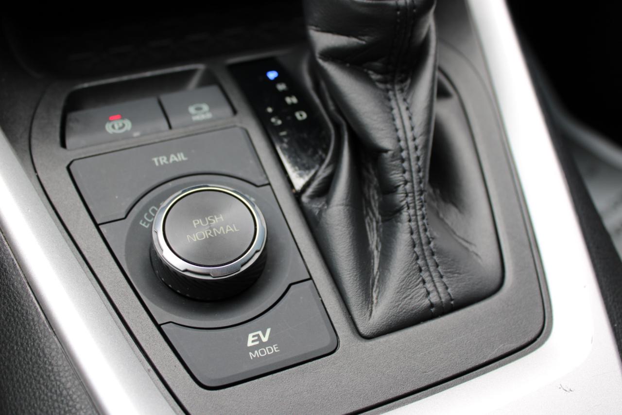 Toyota RAV4 Hybrid XLE 2021
