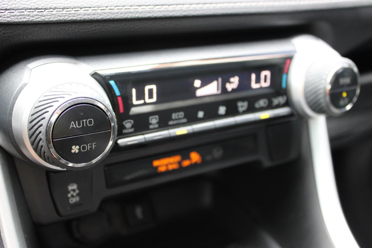Toyota RAV4 Hybrid XLE 2021
