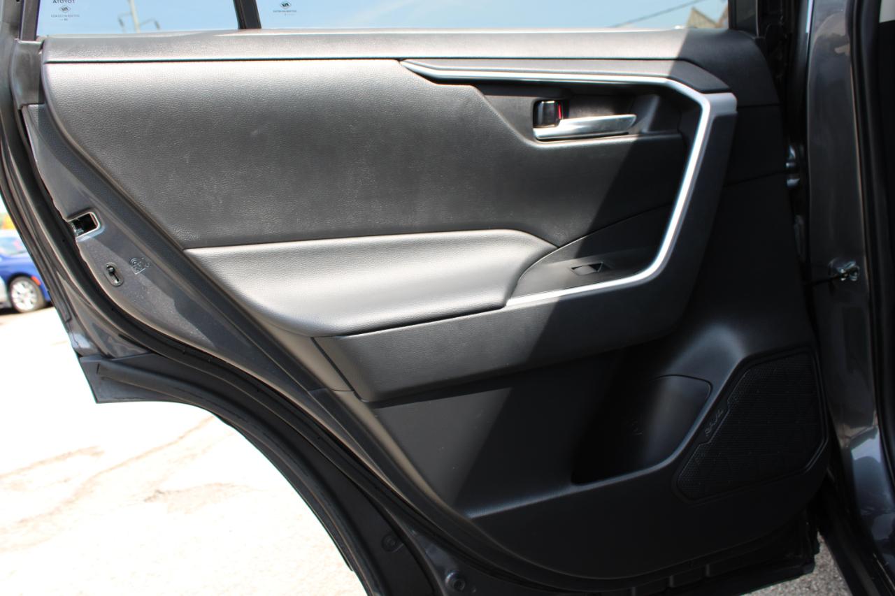 Toyota RAV4 Hybrid XLE 2021